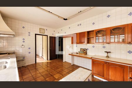 Casa à venda com 280m², 4 quartos e 1 vaga Casa à venda com 280m², 4 quartos e 1 vagaCozinha