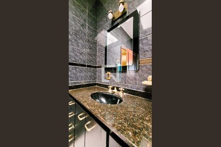 Casa à venda com 280m², 4 quartos e 1 vaga Casa à venda com 280m², 4 quartos e 1 vagaBanheiro da Suíte 2 / Banheiro