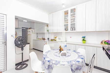 Casa à venda com 165m², 3 quartos e 2 vagas Casa à venda com 165m², 3 quartos e 2 vagasCozinha