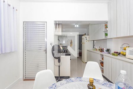 Casa à venda com 165m², 3 quartos e 2 vagas Casa à venda com 165m², 3 quartos e 2 vagasCozinha