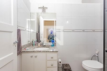 Casa à venda com 165m², 3 quartos e 2 vagas Casa à venda com 165m², 3 quartos e 2 vagasBanheiro