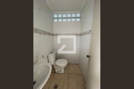 Casa à venda com 270m², 5 quartos e 2 vagas Casa à venda com 270m², 5 quartos e 2 vagasbanheiro 1