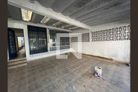 Casa à venda com 270m², 5 quartos e 2 vagas Casa à venda com 270m², 5 quartos e 2 vagasGaragem