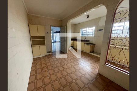 Casa à venda com 270m², 5 quartos e 2 vagas Casa à venda com 270m², 5 quartos e 2 vagasCozinha