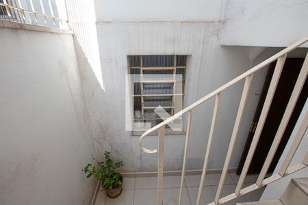 Casa à venda com 400m², 3 quartos e 3 vagasescada de acesso para lavanderia e garagem