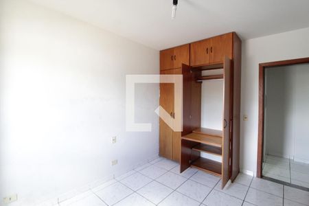 Quarto 1 de apartamento para alugar com 2 quartos, 56m² em Santa Mônica, Uberlândia