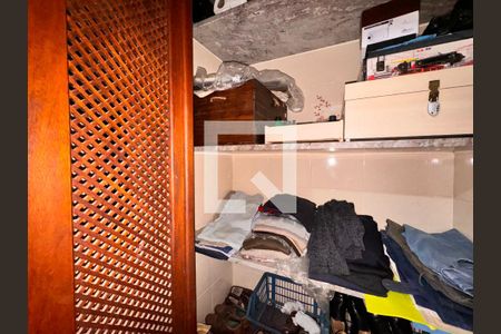 Casa à venda com 377m², 3 quartos e sem vaga Casa à venda com 377m², 3 quartos e sem vagaDespensa