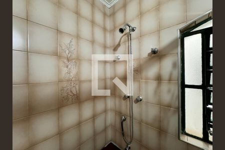 Casa à venda com 377m², 3 quartos e sem vaga Casa à venda com 377m², 3 quartos e sem vagaBanheiro da suíte 2