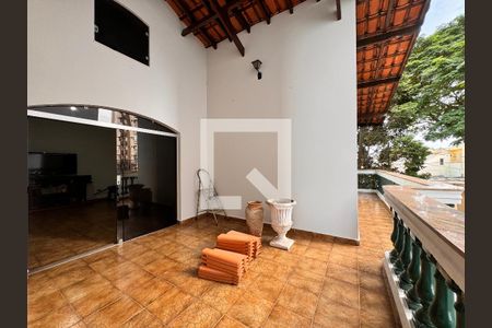 Casa à venda com 377m², 3 quartos e sem vaga Casa à venda com 377m², 3 quartos e sem vagaVaranda