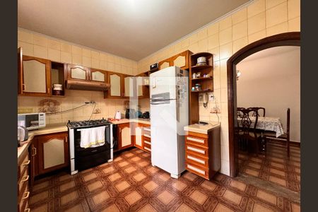 Casa à venda com 377m², 3 quartos e sem vaga Casa à venda com 377m², 3 quartos e sem vagaCozinha