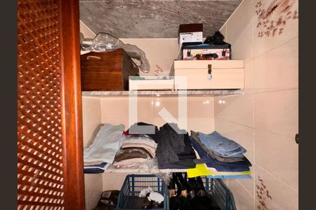 Casa à venda com 377m², 3 quartos e sem vaga Casa à venda com 377m², 3 quartos e sem vagaDespensa