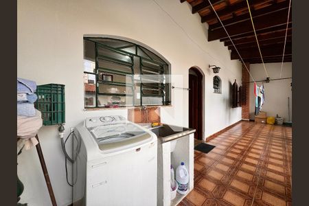 Casa à venda com 377m², 3 quartos e sem vaga Casa à venda com 377m², 3 quartos e sem vagaLavanderia