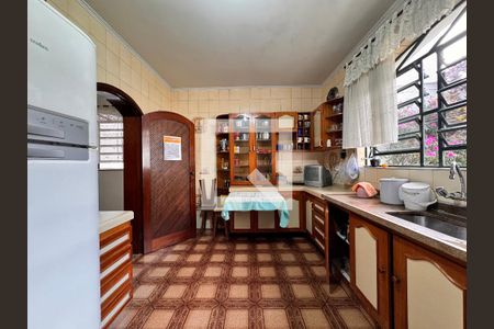 Casa à venda com 377m², 3 quartos e sem vaga Casa à venda com 377m², 3 quartos e sem vagaCozinha