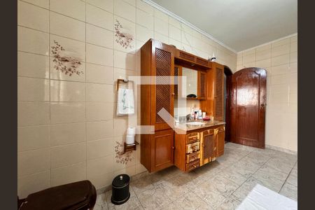 Casa à venda com 377m², 3 quartos e sem vaga Casa à venda com 377m², 3 quartos e sem vagaBanheiro da suíte 3