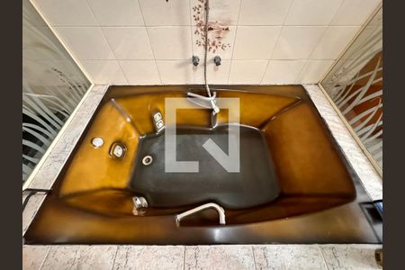 Casa à venda com 377m², 3 quartos e sem vaga Casa à venda com 377m², 3 quartos e sem vagaBanheiro da suíte 3