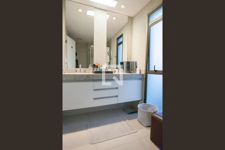 Apartamento à venda com 154m², 3 quartos e 3 vagasbanheiro suíte master