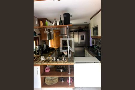 Casa à venda com 259m², 4 quartos e 4 vagas