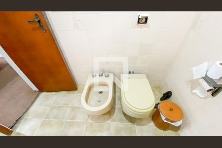 Casa à venda com 288m², 4 quartos e 2 vagasBanheiro da Suíte 1