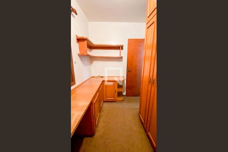 Casa à venda com 288m², 4 quartos e 2 vagasQuarto 1