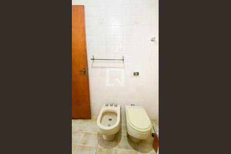 Casa à venda com 288m², 4 quartos e 2 vagasBanheiro da Suíte 1