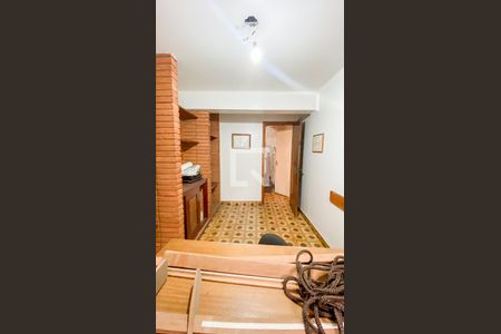 Casa à venda com 288m², 4 quartos e 2 vagasEscritório