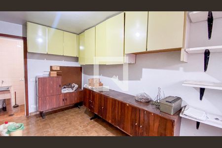 Casa à venda com 288m², 4 quartos e 2 vagasÁrea de Serviço - Quarto