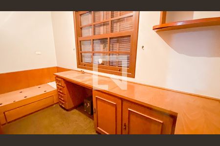 Casa à venda com 288m², 4 quartos e 2 vagasQuarto 1