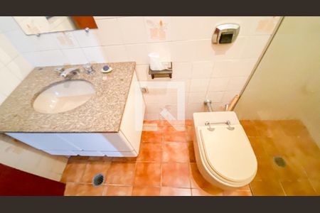 Casa à venda com 288m², 4 quartos e 2 vagasBanheiro da Suíte 2