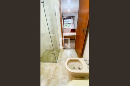 Casa à venda com 288m², 4 quartos e 2 vagasBanheiro da Suíte 1