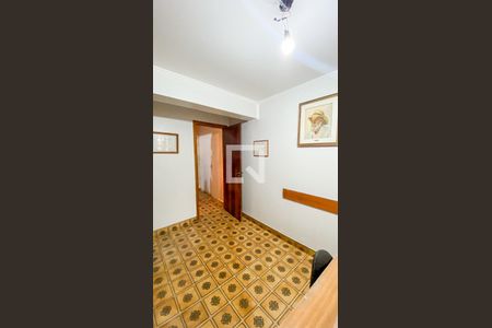 Casa à venda com 288m², 4 quartos e 2 vagasEscritório