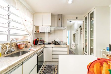 Casa à venda com 150m², 3 quartos e 4 vagas Casa à venda com 150m², 3 quartos e 4 vagasCozinha
