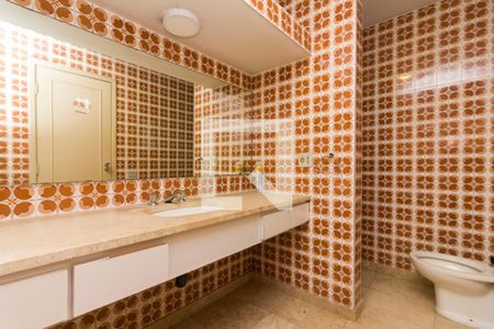 Casa à venda com 387m², 5 quartos e 3 vagasBanheiro