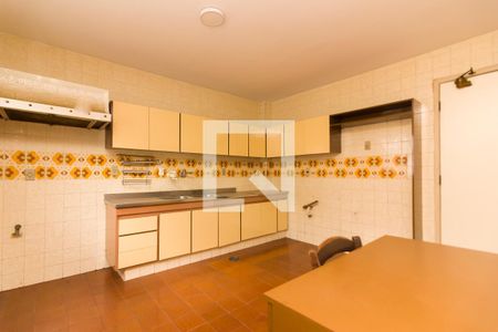 Casa à venda com 387m², 5 quartos e 3 vagasCozinha