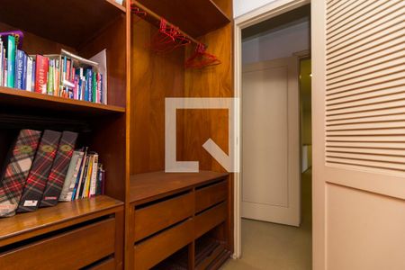 Casa à venda com 387m², 5 quartos e 3 vagasCloset da Suíte 1