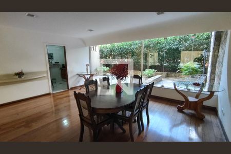 Apartamento à venda com 90m², 2 quartos e 1 vaga Apartamento à venda com 90m², 2 quartos e 1 vagaSala