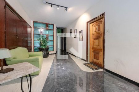 Apartamento à venda com 238m², 3 quartos e 1 vaga Apartamento à venda com 238m², 3 quartos e 1 vagaHall de entrada