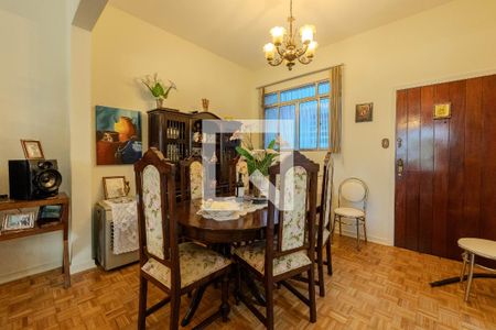 Apartamento à venda com 238m², 3 quartos e 1 vaga Apartamento à venda com 238m², 3 quartos e 1 vagaSala