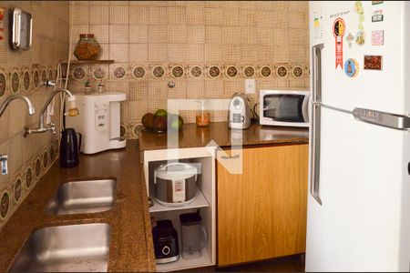 Apartamento à venda com 195m², 4 quartos e 2 vagas Apartamento à venda com 195m², 4 quartos e 2 vagasCozinha