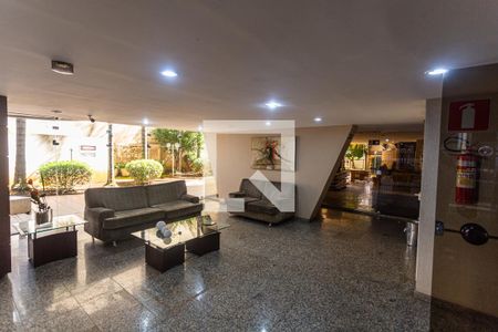 Apartamento à venda com 195m², 4 quartos e 2 vagas Apartamento à venda com 195m², 4 quartos e 2 vagasHall de Entrada