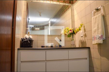 Apartamento à venda com 195m², 4 quartos e 2 vagas Apartamento à venda com 195m², 4 quartos e 2 vagasBanheiro da Suíte