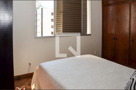 Apartamento à venda com 195m², 4 quartos e 2 vagas Apartamento à venda com 195m², 4 quartos e 2 vagasQuarto 2