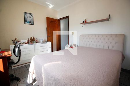 Casa à venda com 266m², 4 quartos e 3 vagas Casa à venda com 266m², 4 quartos e 3 vagasQuarto 2