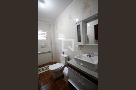 Casa à venda com 266m², 4 quartos e 3 vagas Casa à venda com 266m², 4 quartos e 3 vagasBanheiro