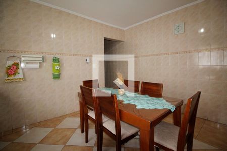 Casa à venda com 266m², 4 quartos e 3 vagas Casa à venda com 266m², 4 quartos e 3 vagasCozinha