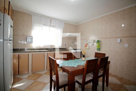 Casa à venda com 266m², 4 quartos e 3 vagas Casa à venda com 266m², 4 quartos e 3 vagasCozinha