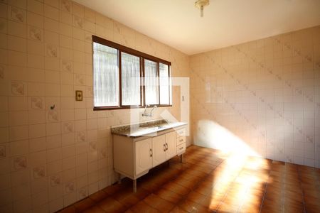 Casa à venda com 266m², 4 quartos e 3 vagas Casa à venda com 266m², 4 quartos e 3 vagasEdícula - Cozinha