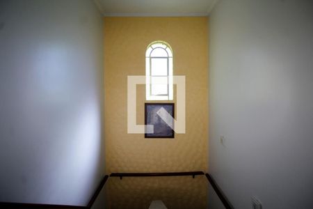 Casa à venda com 266m², 4 quartos e 3 vagas Casa à venda com 266m², 4 quartos e 3 vagasEscada