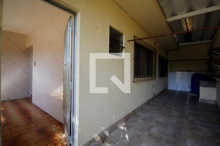 Casa à venda com 266m², 4 quartos e 3 vagas Casa à venda com 266m², 4 quartos e 3 vagasEdícula - Cozinha