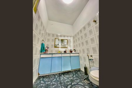 Casa à venda com 72m², 3 quartos e sem vaga Casa à venda com 72m², 3 quartos e sem vagaBanheiro Social