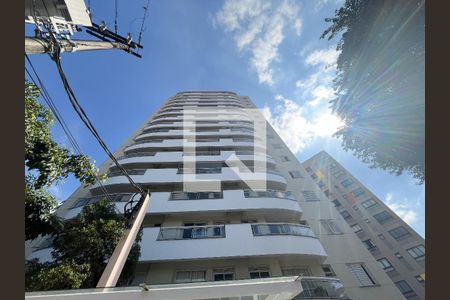 Apartamento à venda com 51m², 2 quartos e 1 vaga Apartamento à venda com 51m², 2 quartos e 1 vagaFachada
